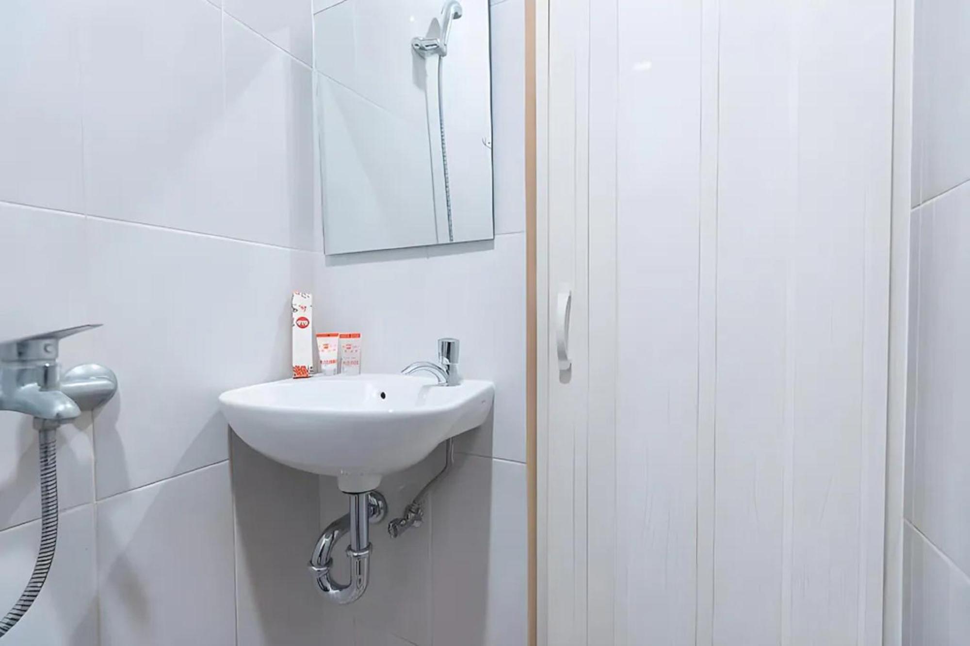 Hotel Oyo 478 Balcon Biru Dżakarta Zewnętrze zdjęcie